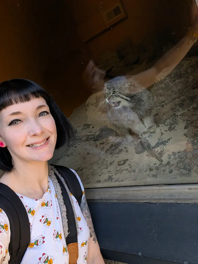 A photograph of Akiko in Edinburgh Zoo
